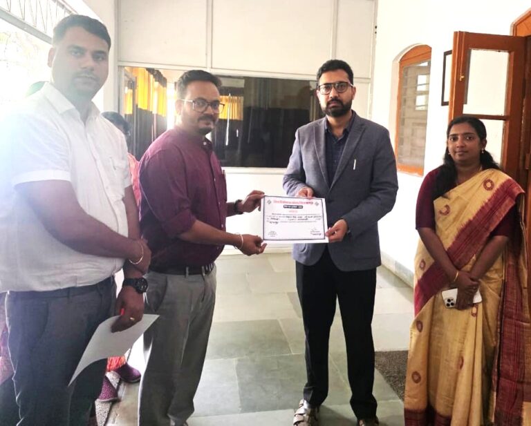 एसआईआर में उत्कृष्ट कार्य के लिए बीएलओ तथा बीएलओ सुपरवाइजर सम्मानित।