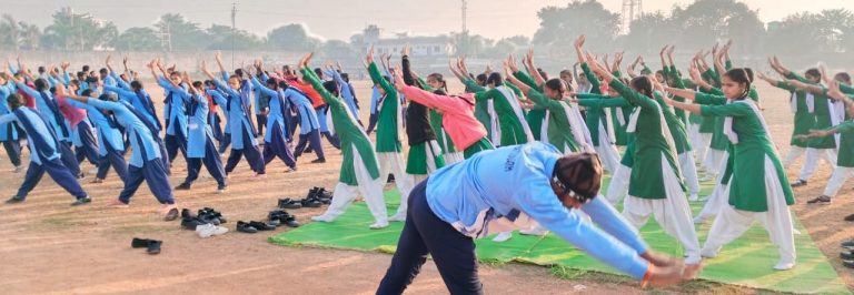 खेलों के साथ नागरिकों ने गुड  मार्निंग महासमुंद में कराते, रस्साकसी, योगा के साथ जुंबा डांस में बढ़चढ़ कर हिस्सा लिया।