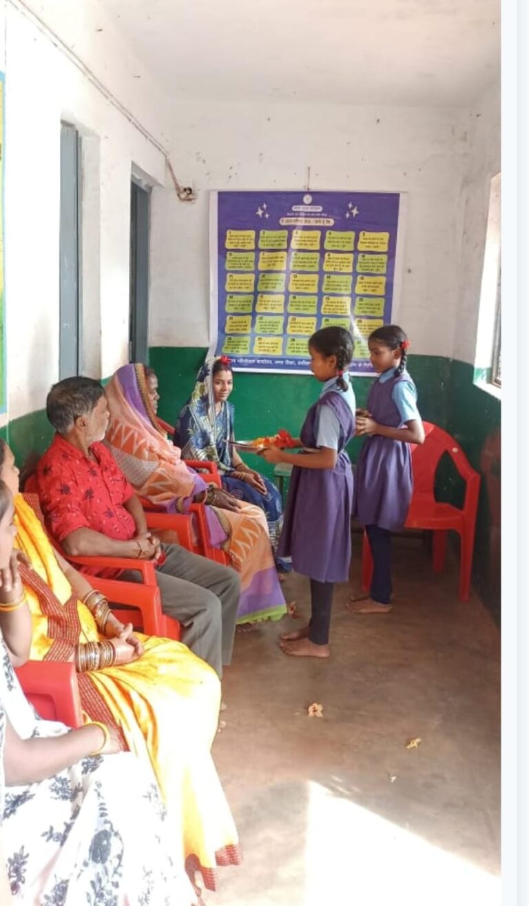 दल्ली राजहरा प्राथमिक विद्यालय पंडरदल्ली में बसंत पंचमी एवं मातृ पितृ दिवस मनाया गया।