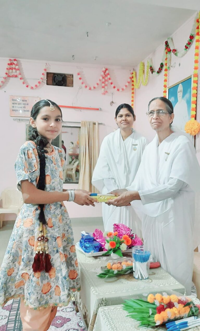 नयापारा में आयोजित शिखर समर कैम्प लर्न विद फन कार्यक्रम  समापन।