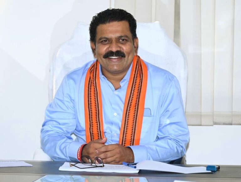 उपमुख्यमंत्री  विजय शर्मा के प्रयासो से भोरमदेव सहकारी शक्कर कारखाना ने गन्ना किसानों को किया 14.13 करोड़ रूपए का भुगतान।