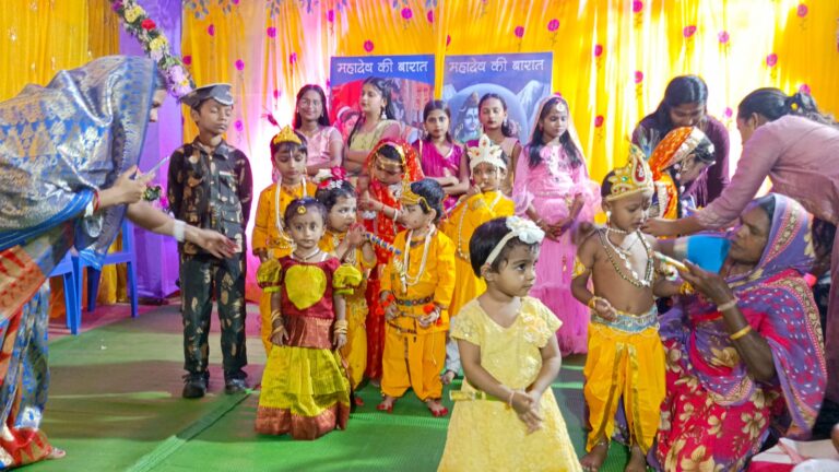 श्रीकृष्ण जन्माष्टमी के अवसर पर पशुपतिनाथ मंदिर कोडेनार पंचायत में हुए भव्य आयोजन।